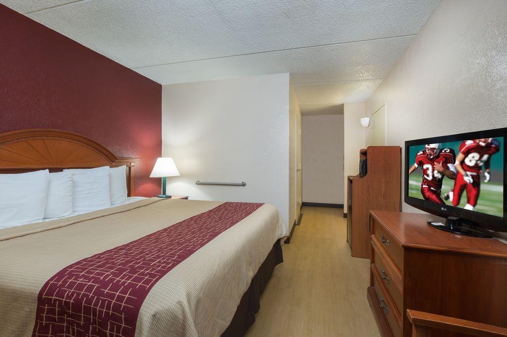 Beachfront Palms Hotel 3*