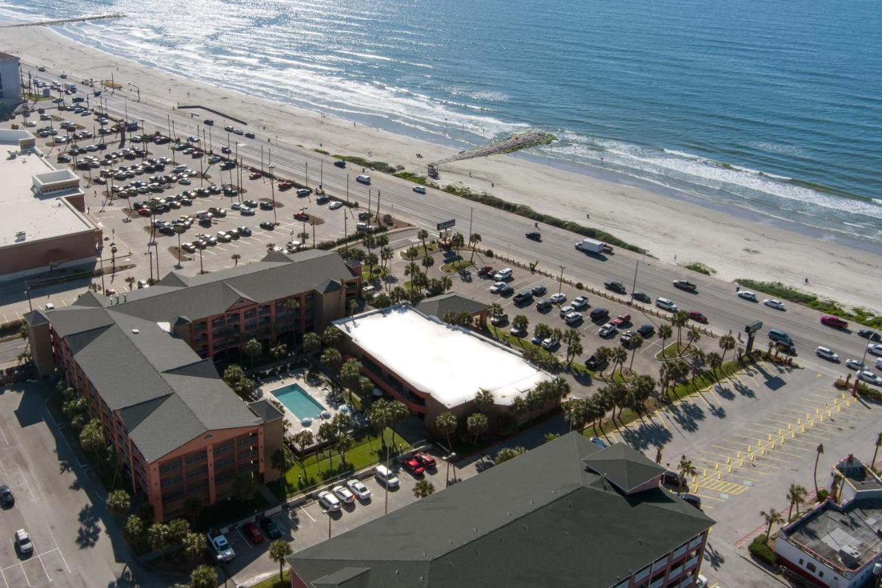 Beachfront Palms Hotel 3*