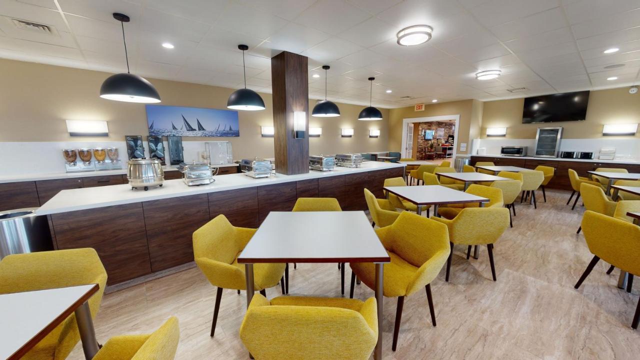Beachfront Palms Hotel 3*