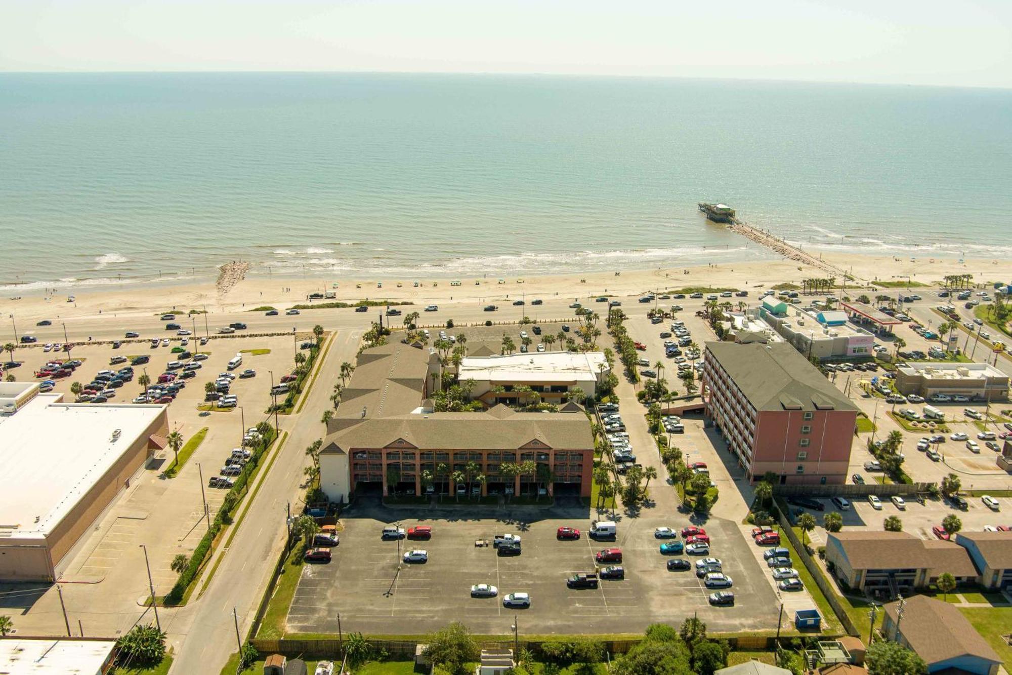 Beachfront Palms 3*