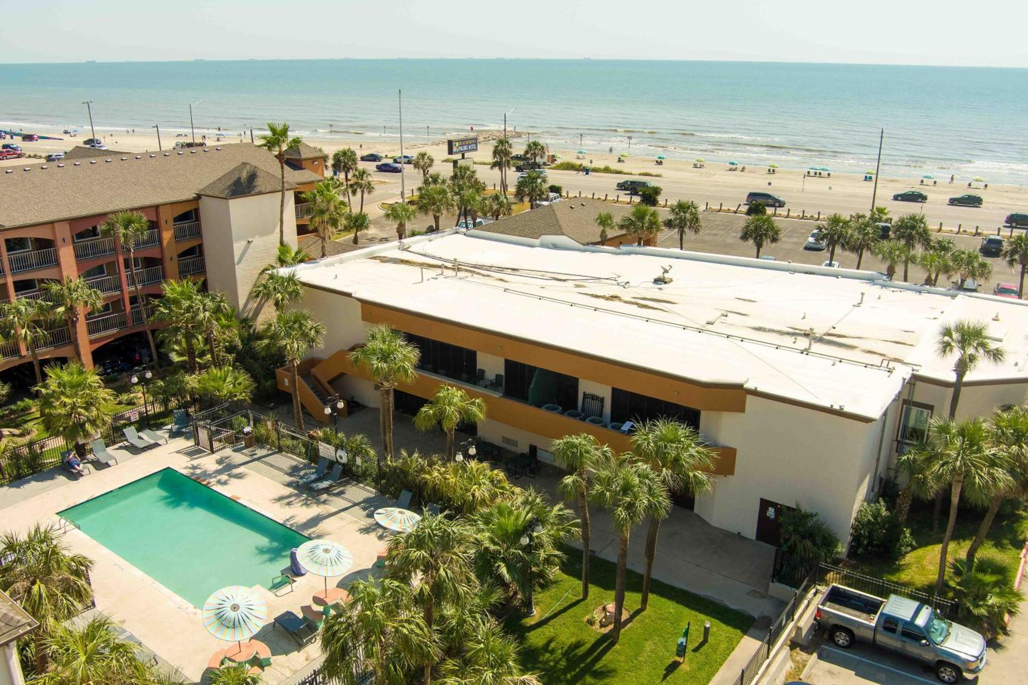 Beachfront Palms Hotel 3*